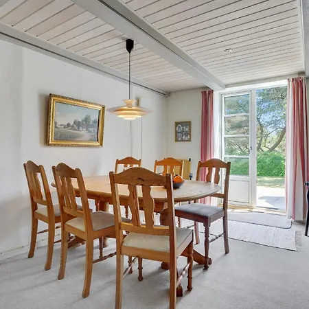 Pet Friendly In With Kitchen * Romo